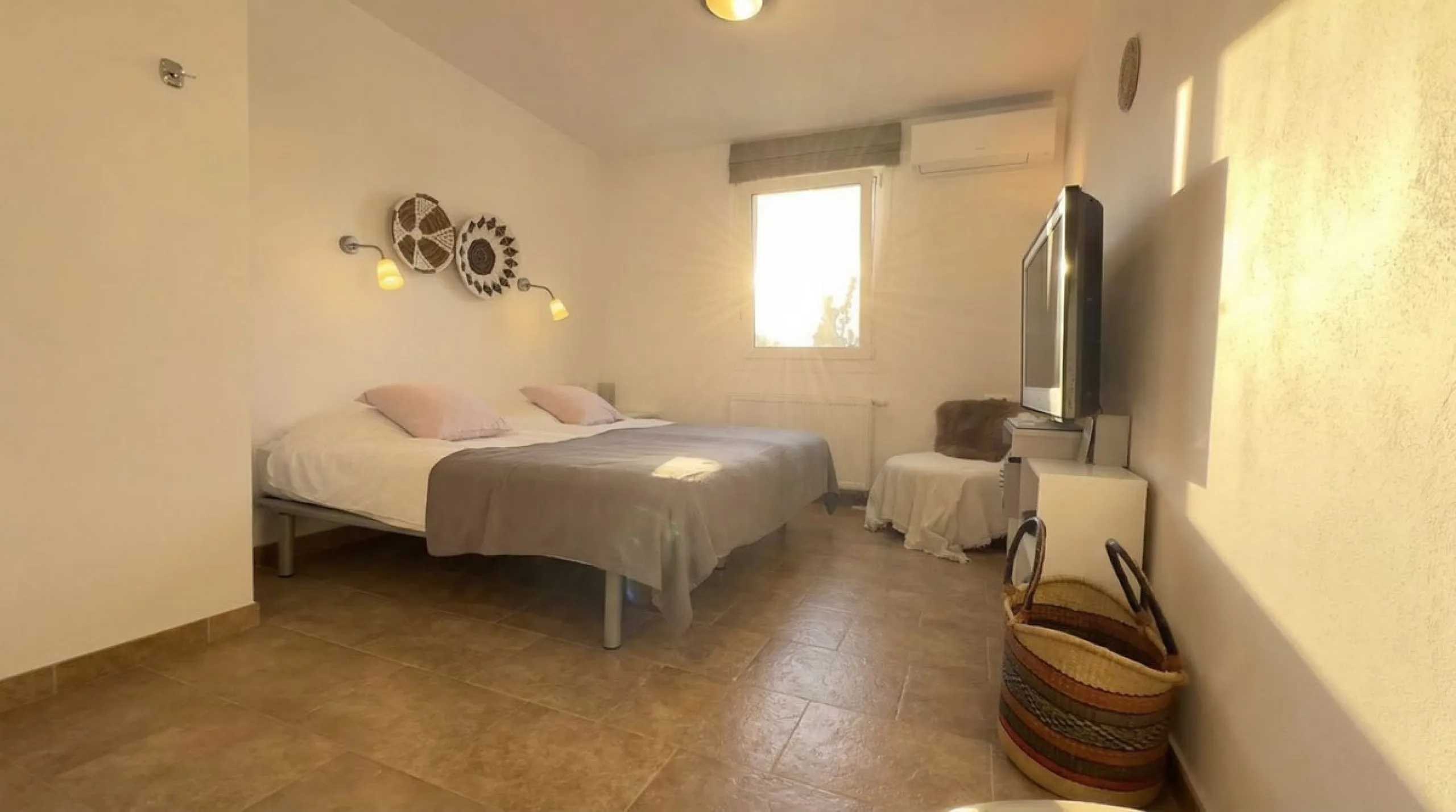 House - Detached Villa в продаже в Guaro, Málaga. В доме 4 спален и 4 ванных комнат. Площадь дома 357 м². Площадь участка 22000 м²