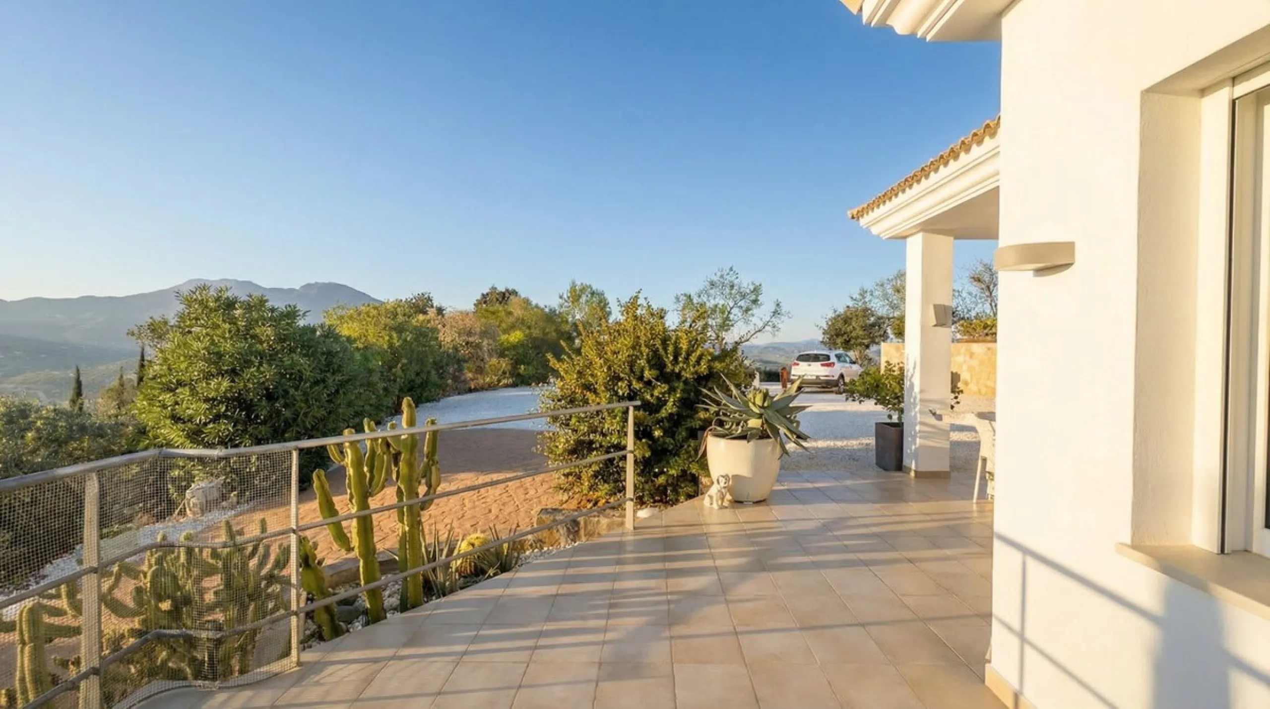 House - Detached Villa в продаже в Guaro, Málaga. В доме 4 спален и 4 ванных комнат. Площадь дома 357 м². Площадь участка 22000 м²