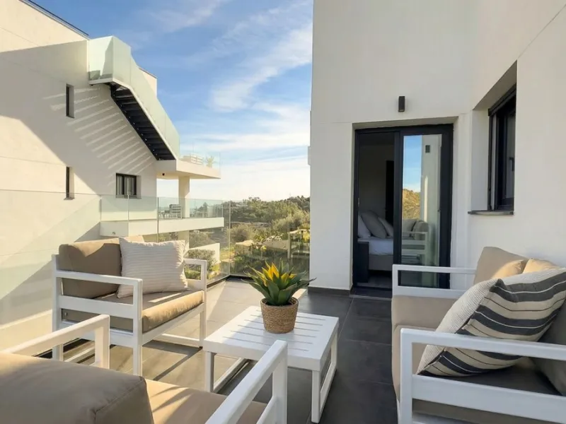 4-Bedroom Apartment with Private Garden and Sea Views – Hacienda el Sueño, Mijas