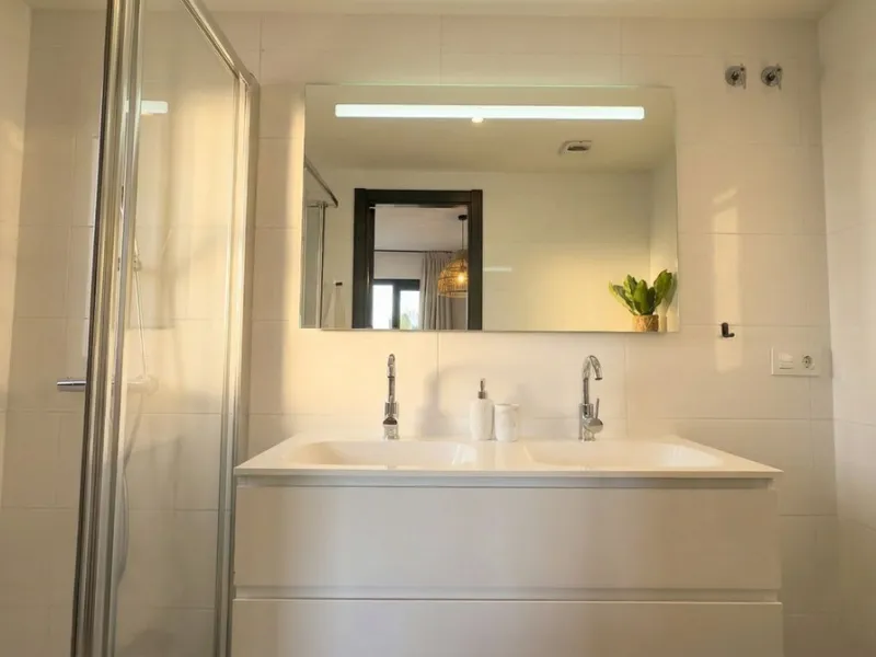4-Bedroom Apartment with Private Garden and Sea Views – Hacienda el Sueño, Mijas