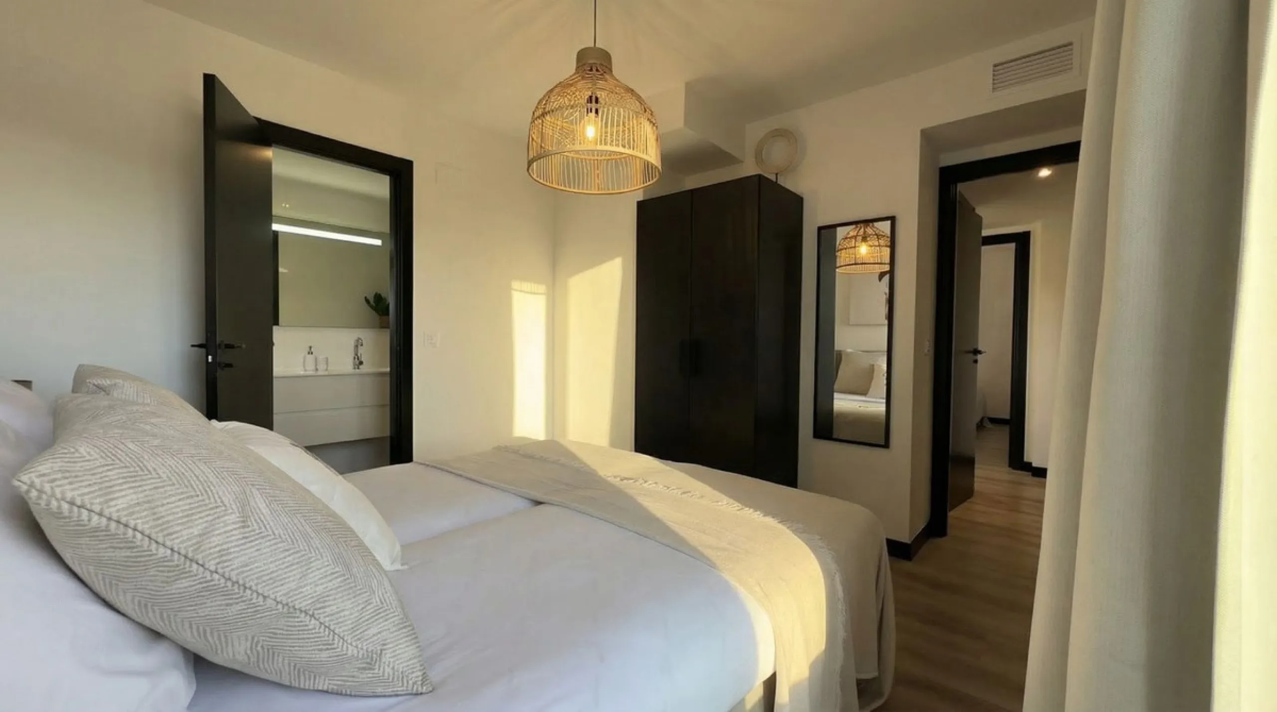4-Bedroom Apartment with Private Garden and Sea Views – Hacienda el Sueño, Mijas