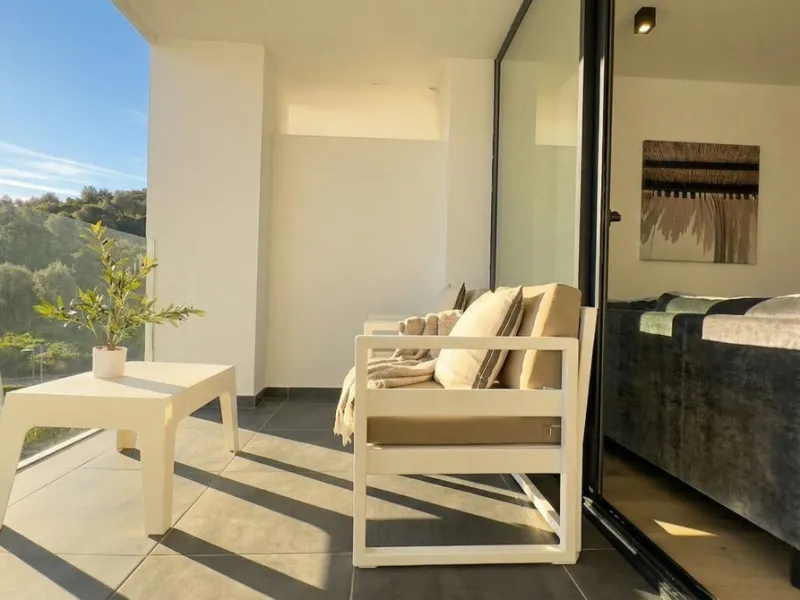 Apartment with Pool Views and Space for 6 – For Sale in Hacienda el Sueño, Mijas Costa