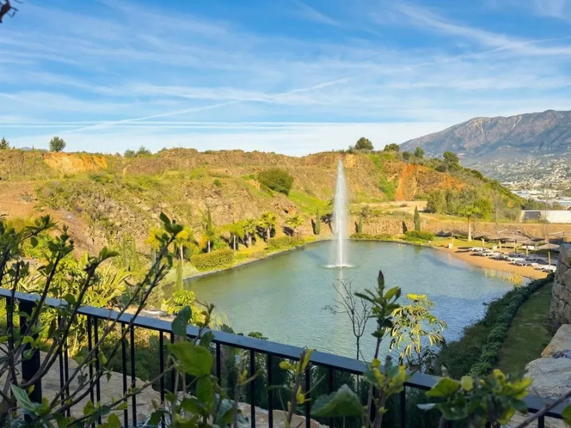 Apartment with Pool Views and Space for 6 – For Sale in Hacienda el Sueño, Mijas Costa