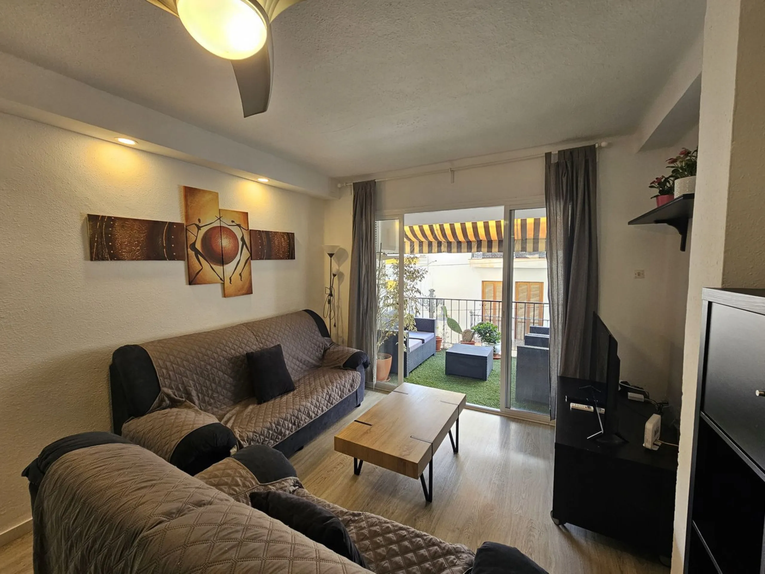 Apartment - Middle Floor Apartment в продаже в Torremolinos, Málaga. В доме 3 спален и 2 ванных комнат. Площадь дома 91 м²