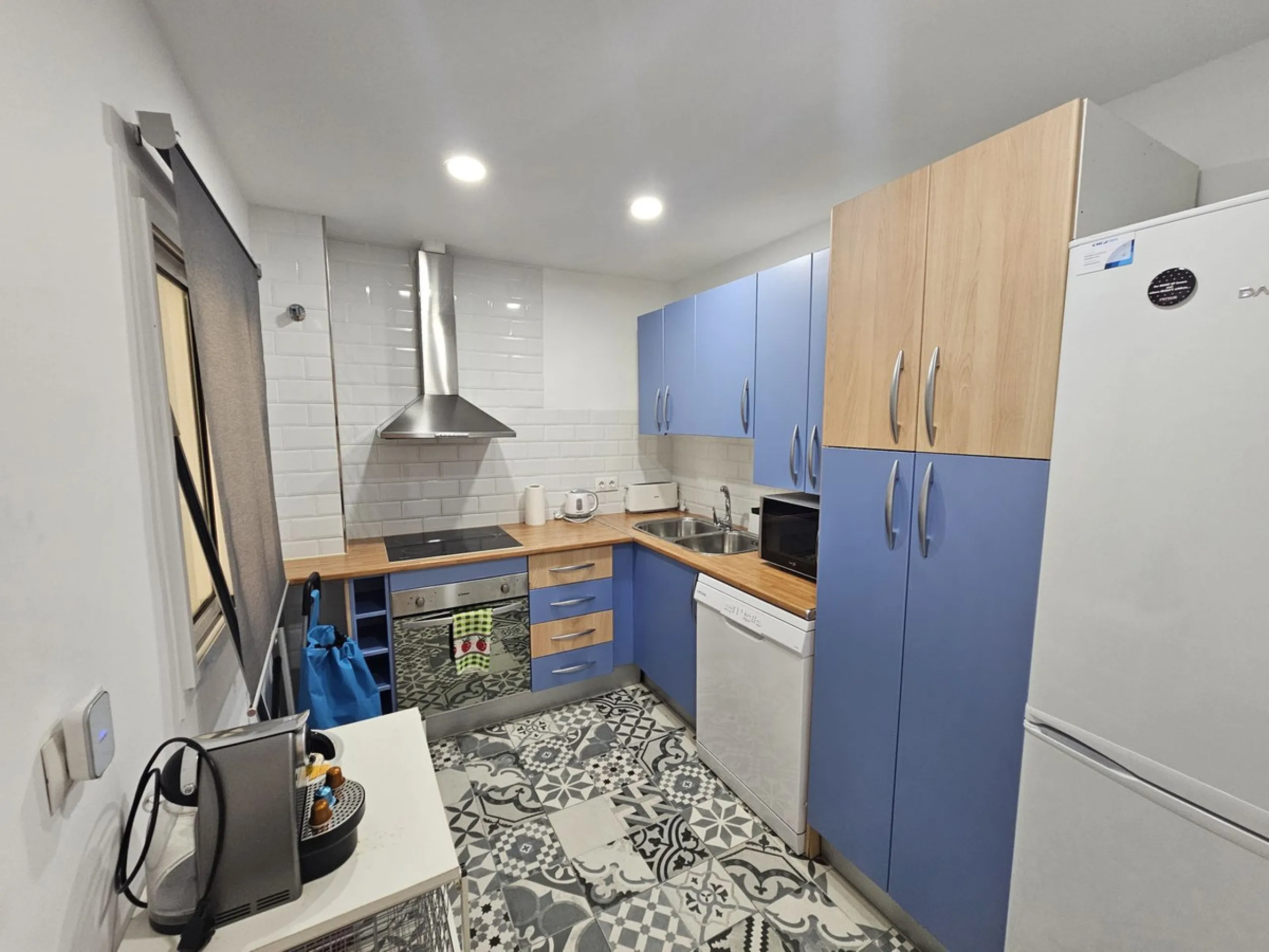 Apartment - Middle Floor Apartment в продаже в Torremolinos, Málaga. В доме 3 спален и 2 ванных комнат. Площадь дома 91 м²