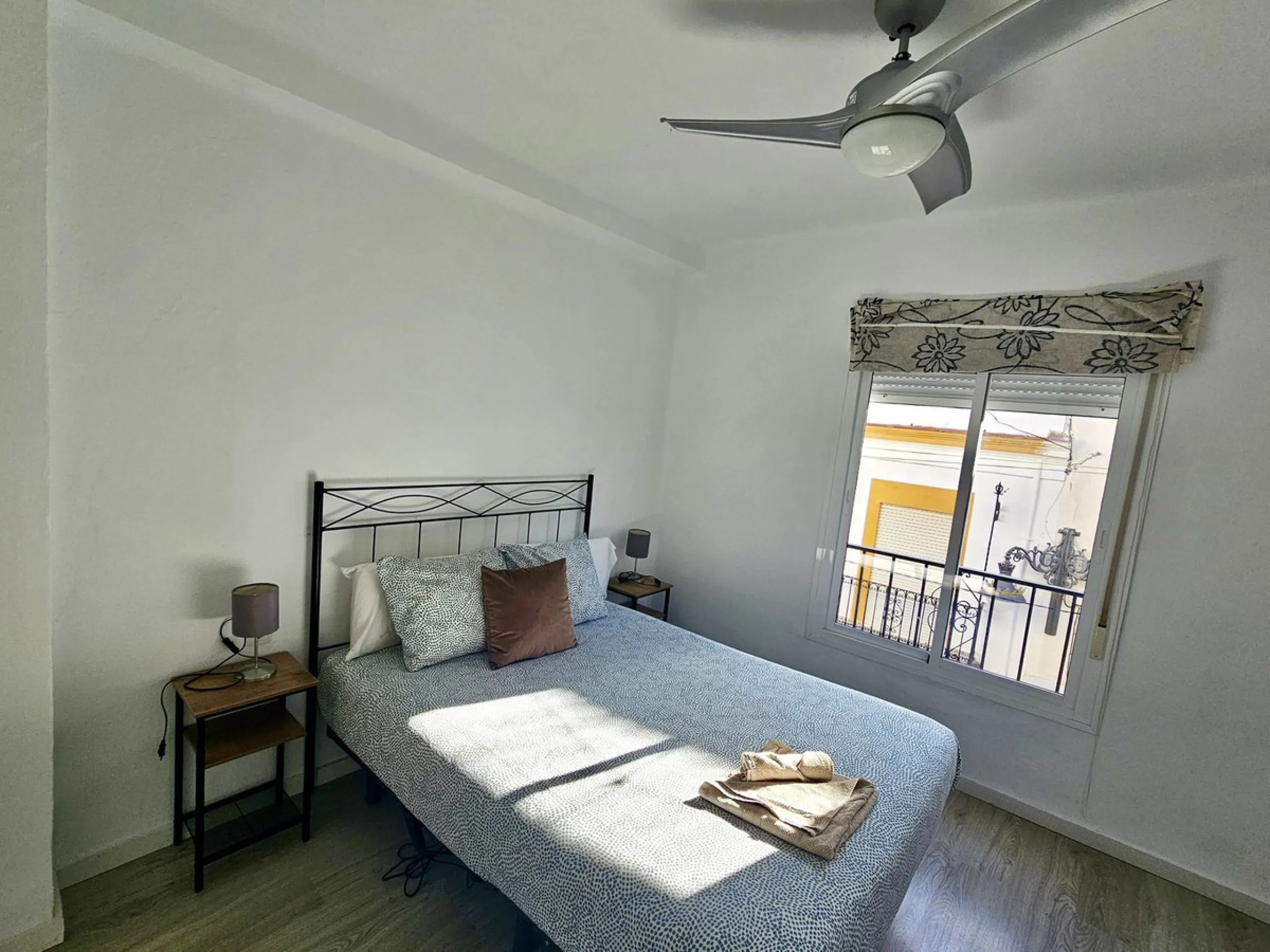 Apartment - Middle Floor Apartment в продаже в Torremolinos, Málaga. В доме 3 спален и 2 ванных комнат. Площадь дома 91 м²
