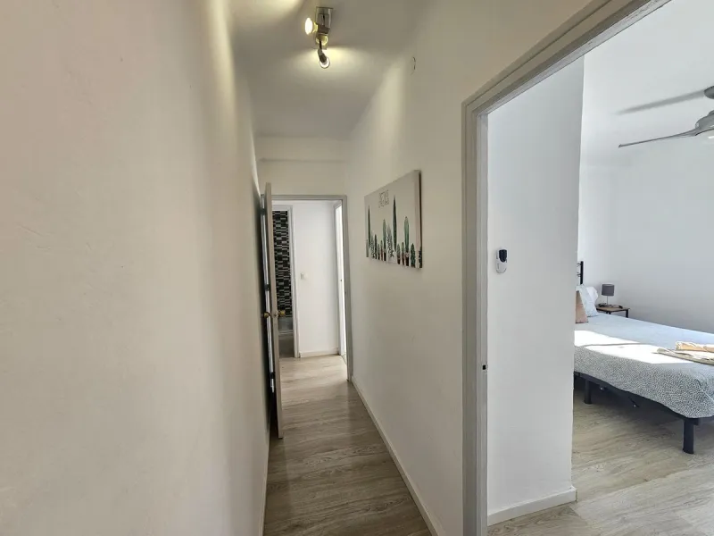 Apartment - Middle Floor Apartment в продаже в Torremolinos, Málaga. В доме 3 спален и 2 ванных комнат. Площадь дома 91 м²