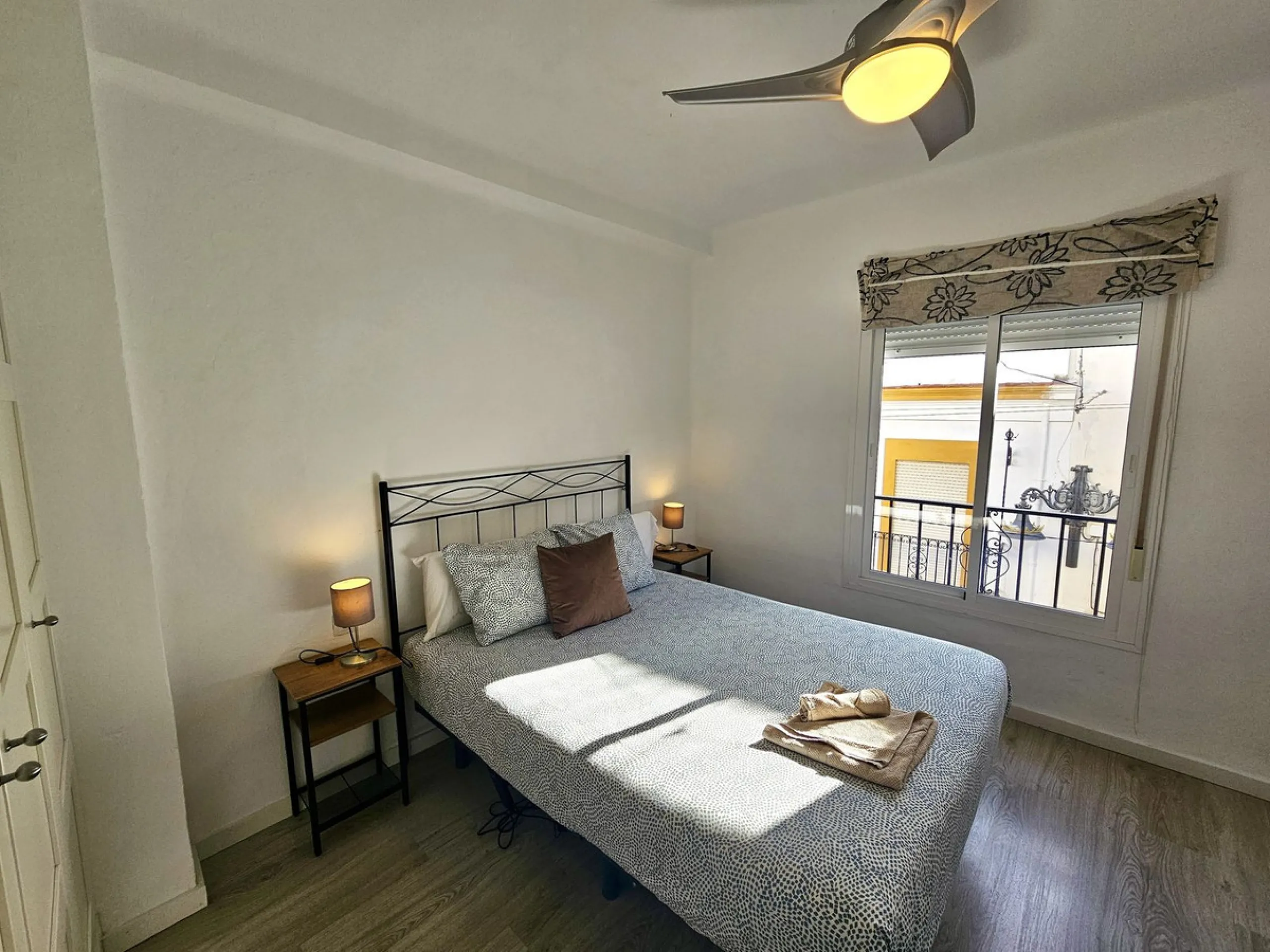 Apartment - Middle Floor Apartment в продаже в Torremolinos, Málaga. В доме 3 спален и 2 ванных комнат. Площадь дома 91 м²