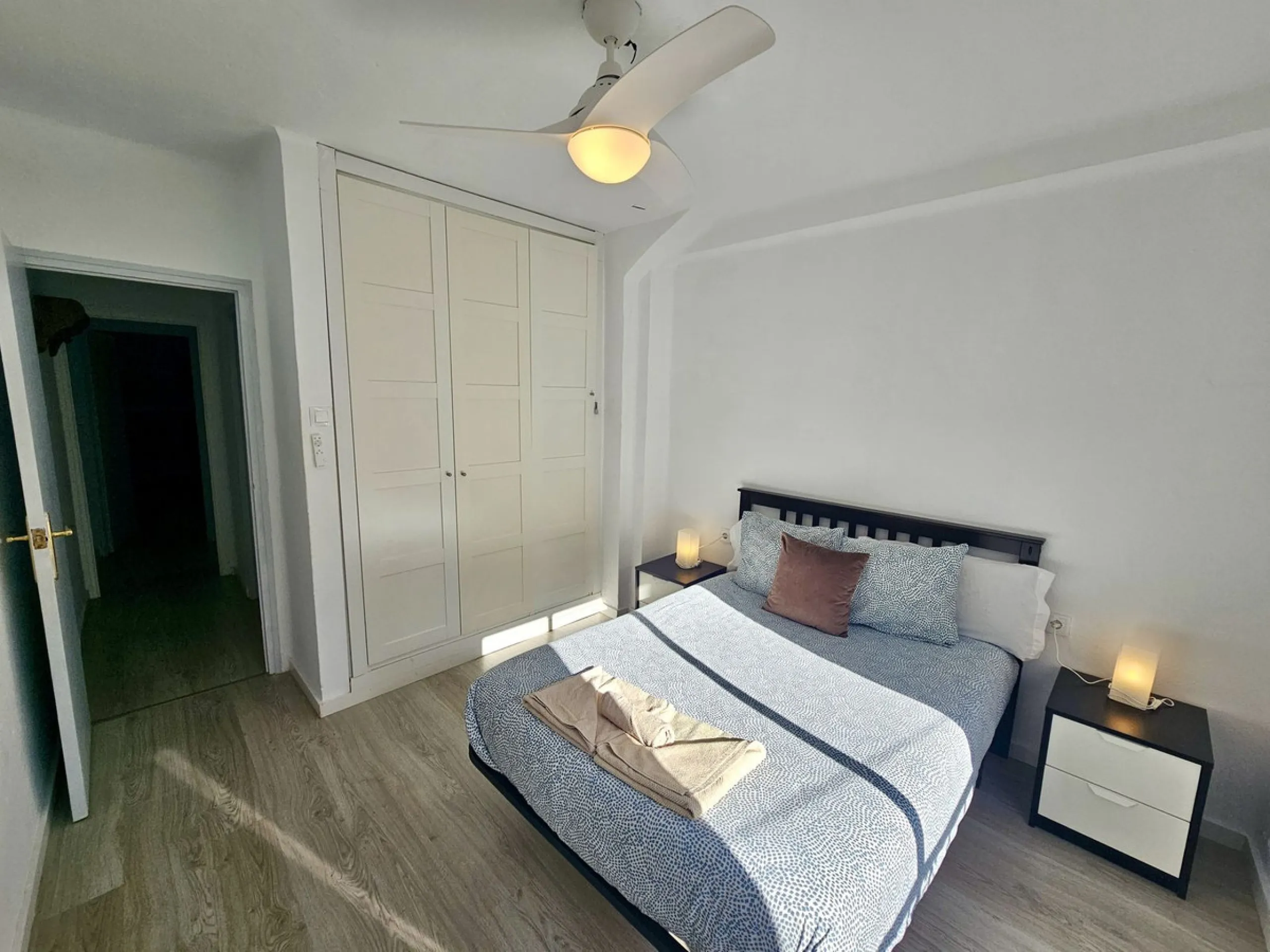 Apartment - Middle Floor Apartment в продаже в Torremolinos, Málaga. В доме 3 спален и 2 ванных комнат. Площадь дома 91 м²