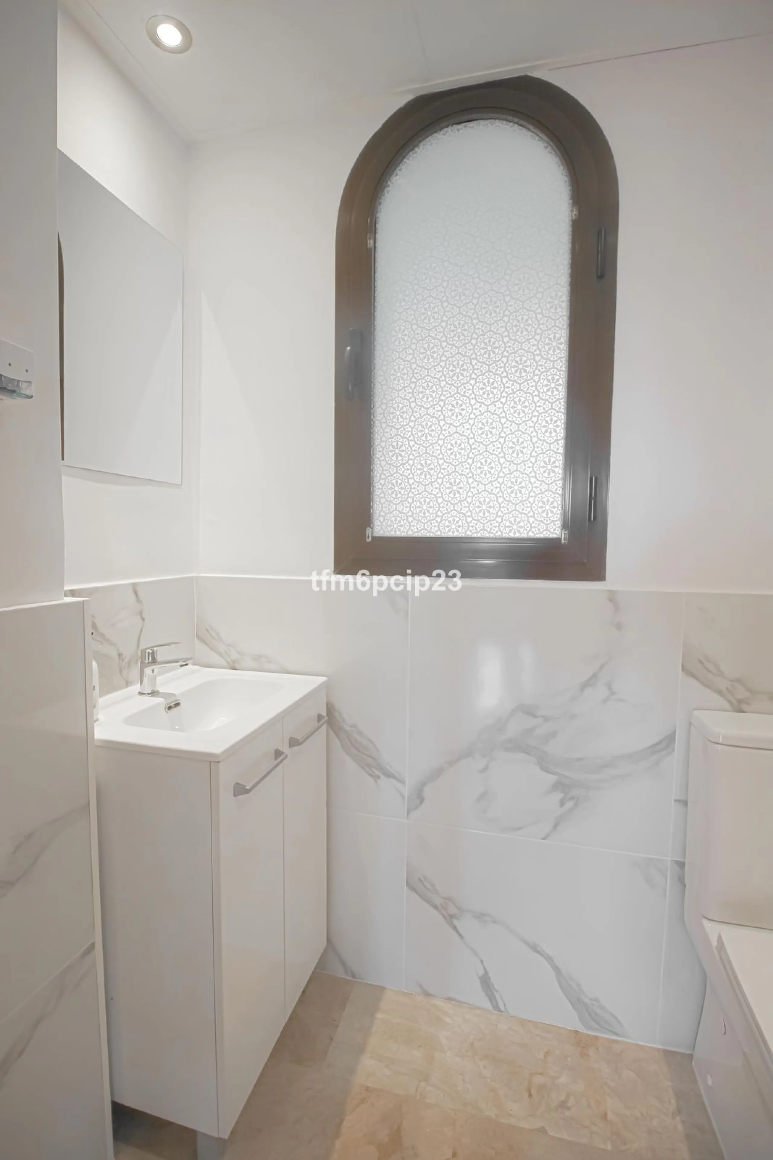 Apartment - Penthouse Duplex в продаже в Estepona, Málaga. В доме 3 спален и 4 ванных комнат. Площадь дома 140 м²