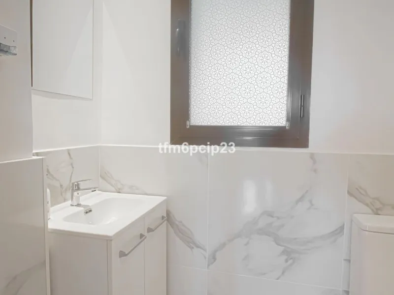 Apartment - Penthouse Duplex в продаже в Estepona, Málaga. В доме 3 спален и 4 ванных комнат. Площадь дома 140 м²