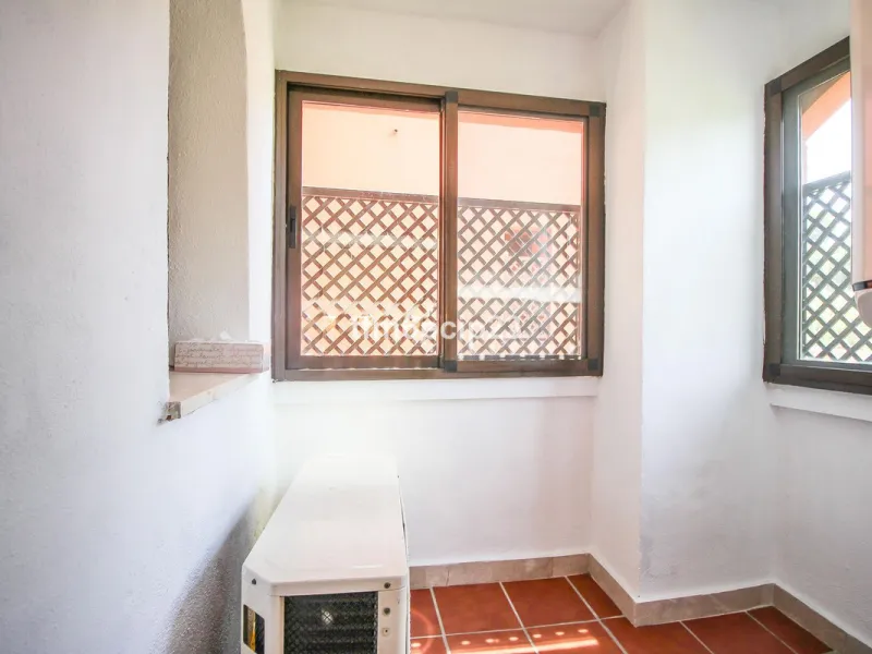 Apartment - Penthouse Duplex в продаже в Estepona, Málaga. В доме 3 спален и 4 ванных комнат. Площадь дома 140 м²