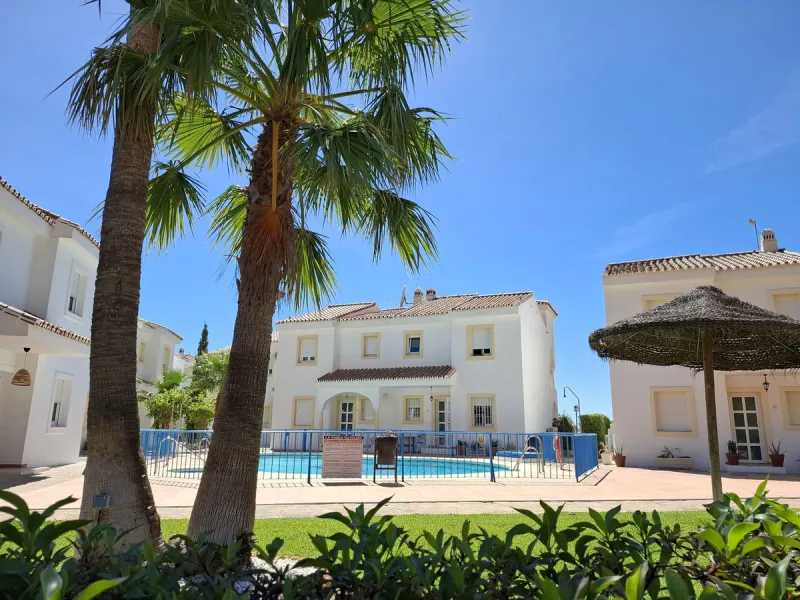 House - Townhouse в продаже в Mijas, Málaga. В доме 3 спален и 3 ванных комнат. Площадь дома 118 м²