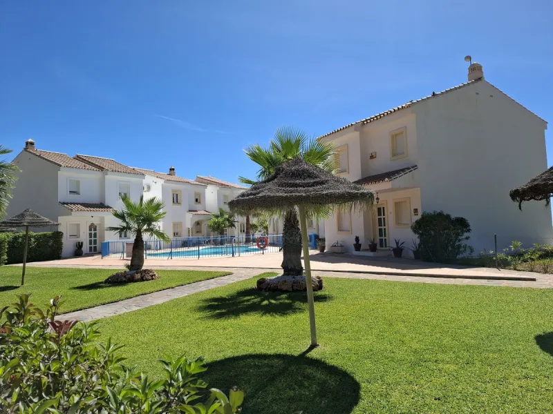 House - Townhouse в продаже в Mijas, Málaga. В доме 3 спален и 3 ванных комнат. Площадь дома 118 м²