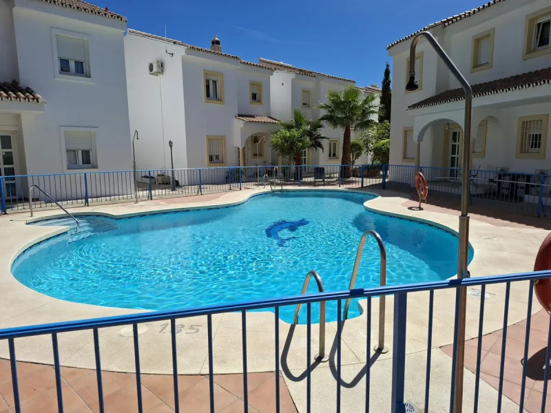 House - Townhouse в продаже в Mijas, Málaga. В доме 3 спален и 3 ванных комнат. Площадь дома 118 м²