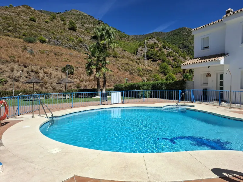 House - Townhouse в продаже в Mijas, Málaga. В доме 3 спален и 3 ванных комнат. Площадь дома 118 м²