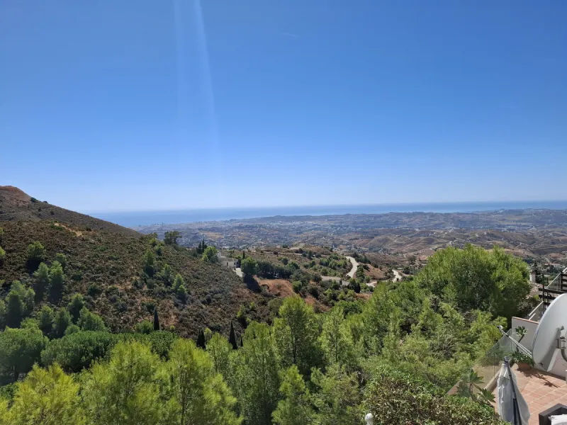 House - Townhouse в продаже в Mijas, Málaga. В доме 3 спален и 3 ванных комнат. Площадь дома 118 м²