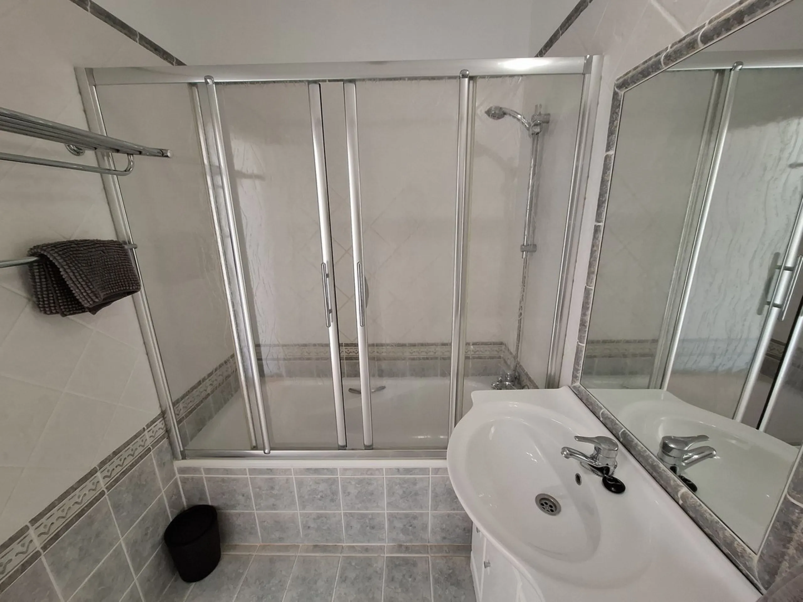 House - Townhouse в продаже в Mijas, Málaga. В доме 3 спален и 3 ванных комнат. Площадь дома 118 м²