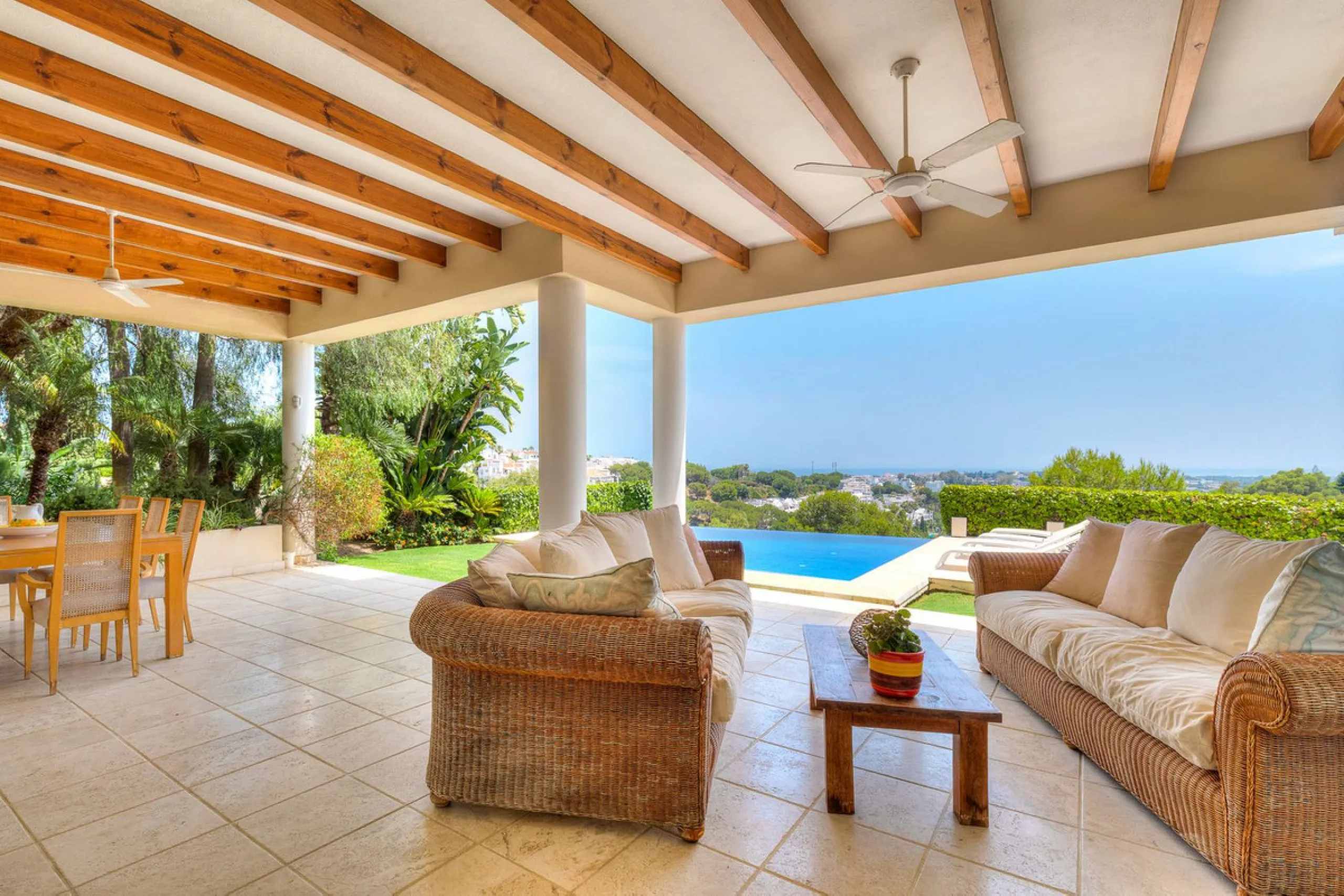 Villa for Sale in El Herrojo Alto: A Prime Architectural Estate in the Heart of La Quinta, Benahavis