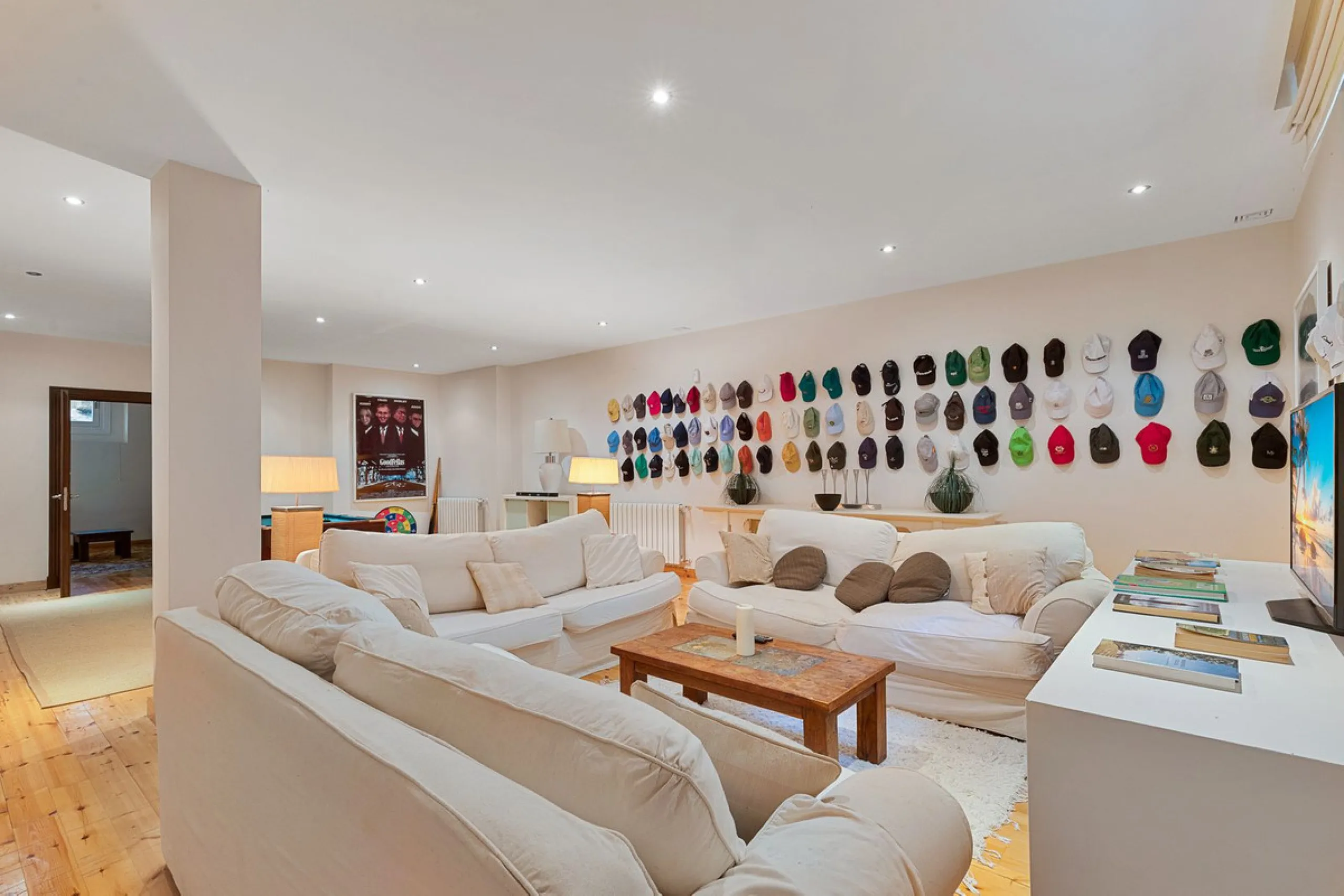 Villa for Sale in El Herrojo Alto: A Prime Architectural Estate in the Heart of La Quinta, Benahavis