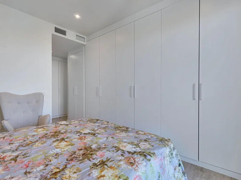 Stylish 3-Bedroom Apartment with Southwest Terrace in Nueva Andalucía