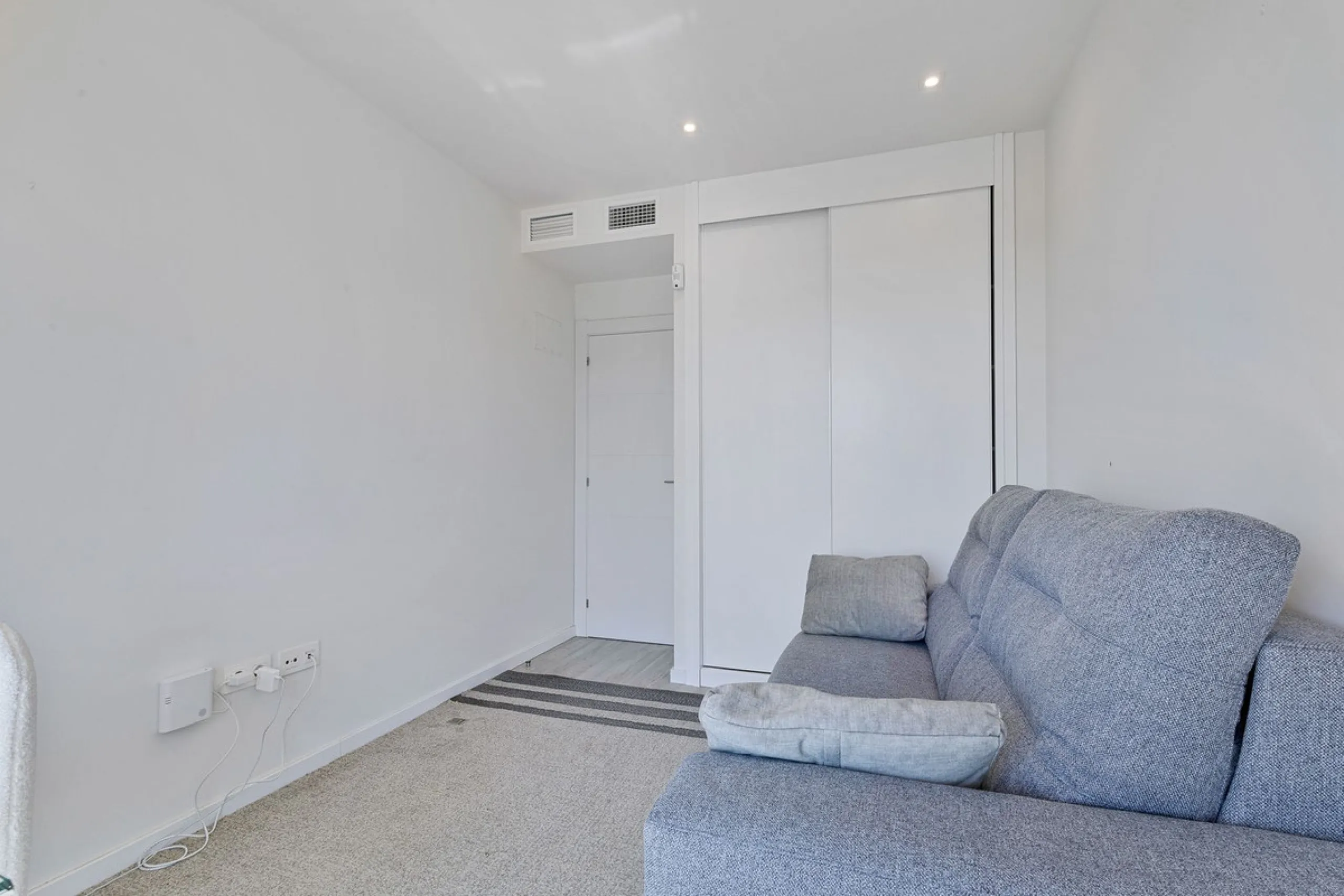Stylish 3-Bedroom Apartment with Southwest Terrace in Nueva Andalucía