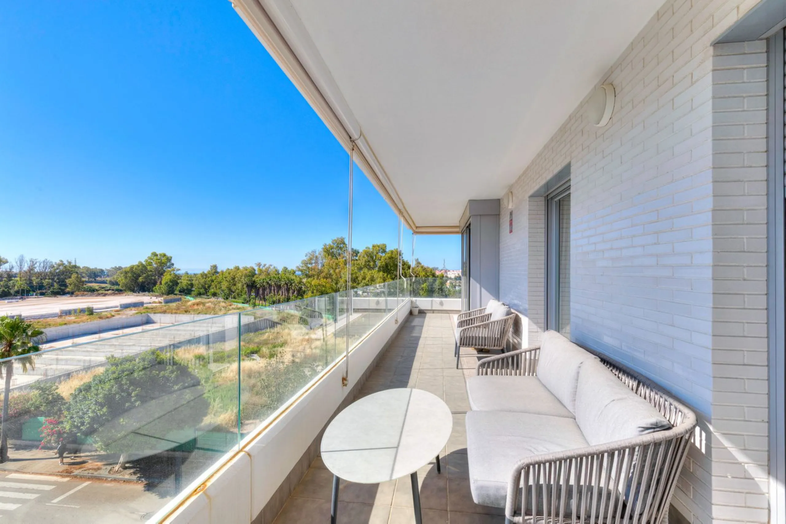 Stylish 3-Bedroom Apartment with Southwest Terrace in Nueva Andalucía