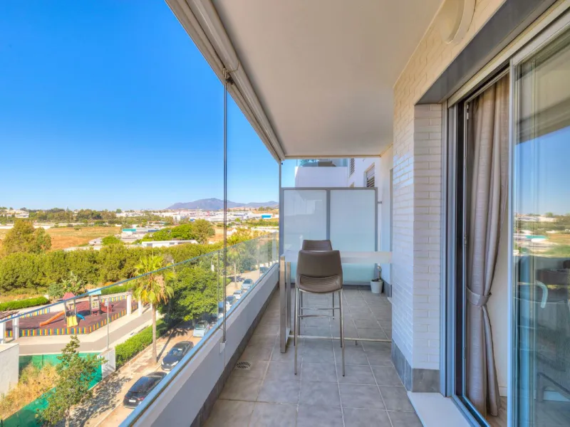 Stylish 3-Bedroom Apartment with Southwest Terrace in Nueva Andalucía