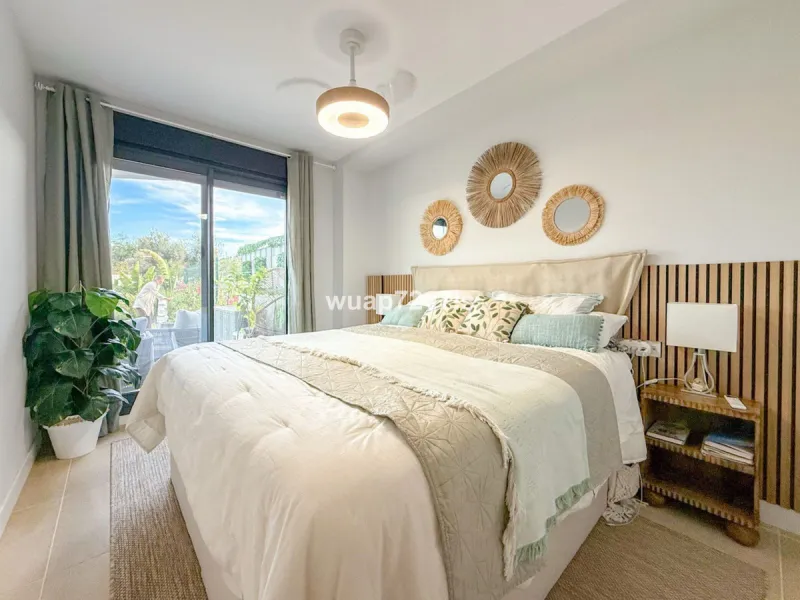 Apartment - Ground Floor Apartment в продаже в Estepona, Málaga. В доме 2 спален и 2 ванных комнат. Площадь дома 67 м². Площадь участка 81 м²
