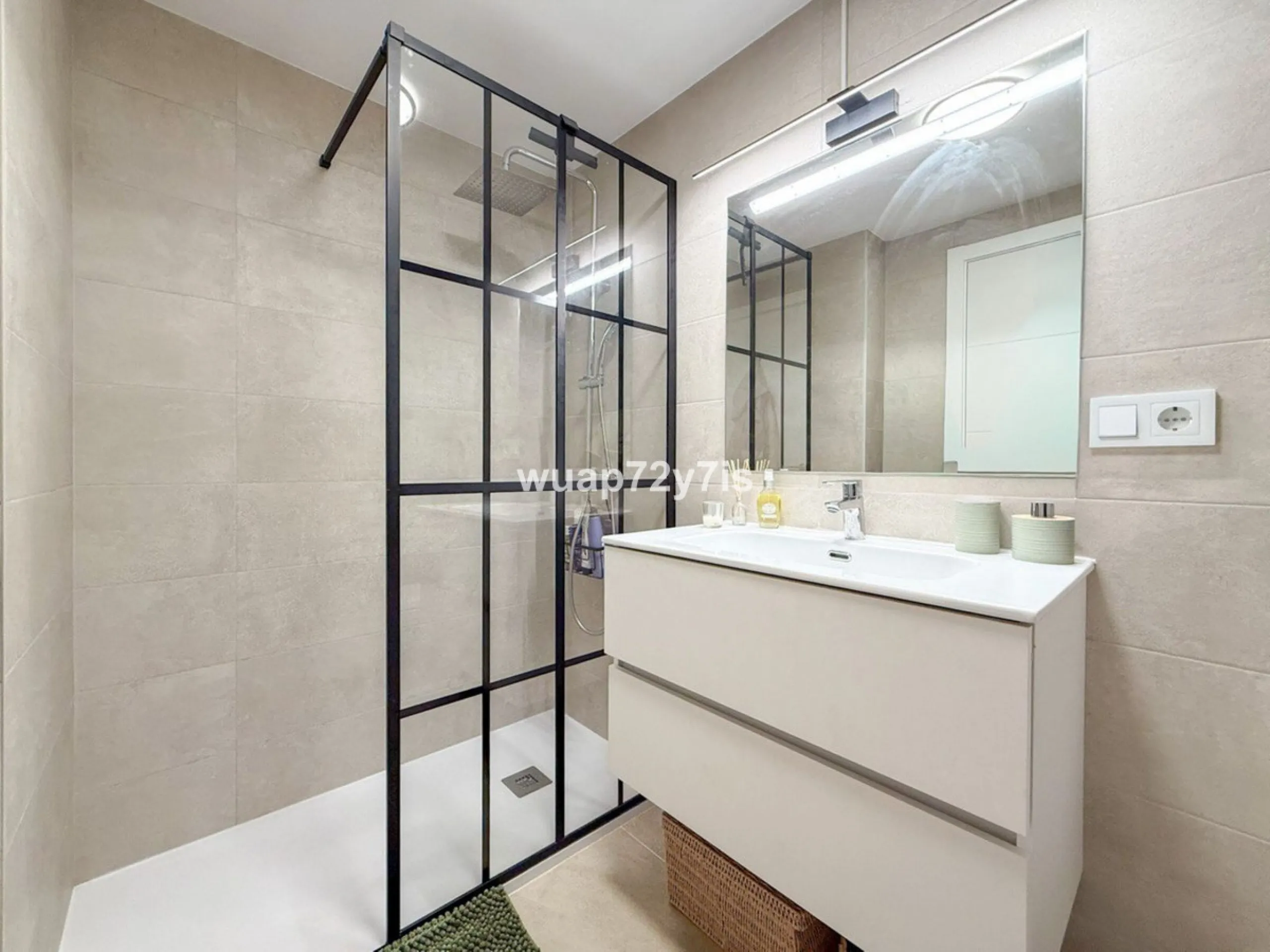 Apartment - Ground Floor Apartment в продаже в Estepona, Málaga. В доме 2 спален и 2 ванных комнат. Площадь дома 67 м². Площадь участка 81 м²
