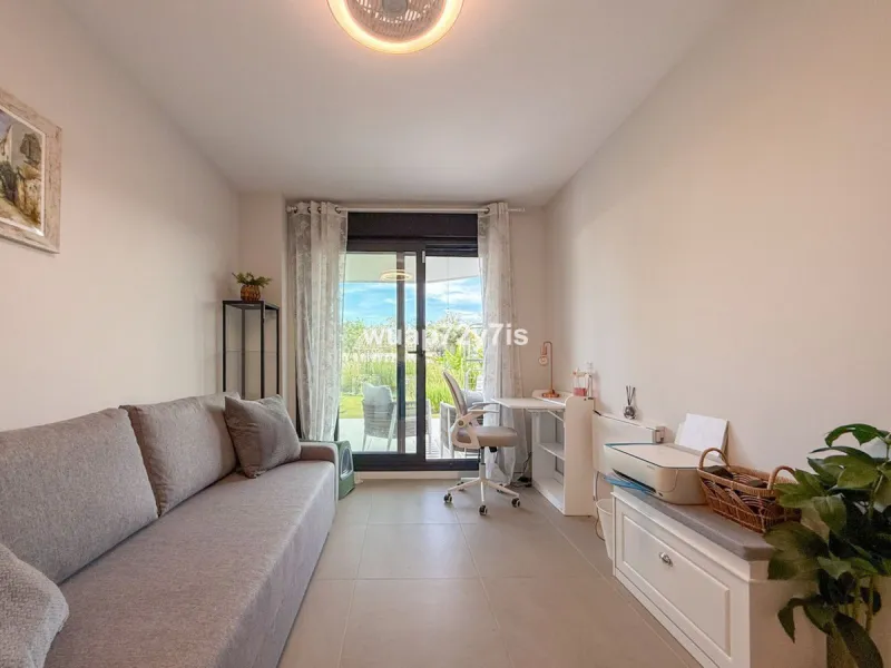 Apartment - Ground Floor Apartment в продаже в Estepona, Málaga. В доме 2 спален и 2 ванных комнат. Площадь дома 67 м². Площадь участка 81 м²