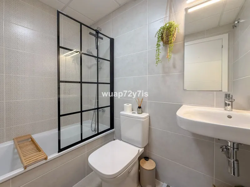 Apartment - Ground Floor Apartment в продаже в Estepona, Málaga. В доме 2 спален и 2 ванных комнат. Площадь дома 67 м². Площадь участка 81 м²