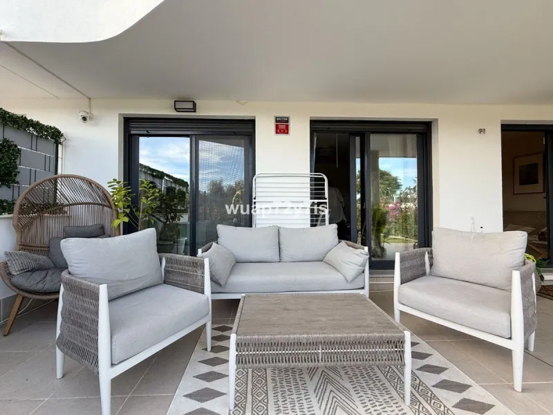 Apartment - Ground Floor Apartment в продаже в Estepona, Málaga. В доме 2 спален и 2 ванных комнат. Площадь дома 67 м². Площадь участка 81 м²