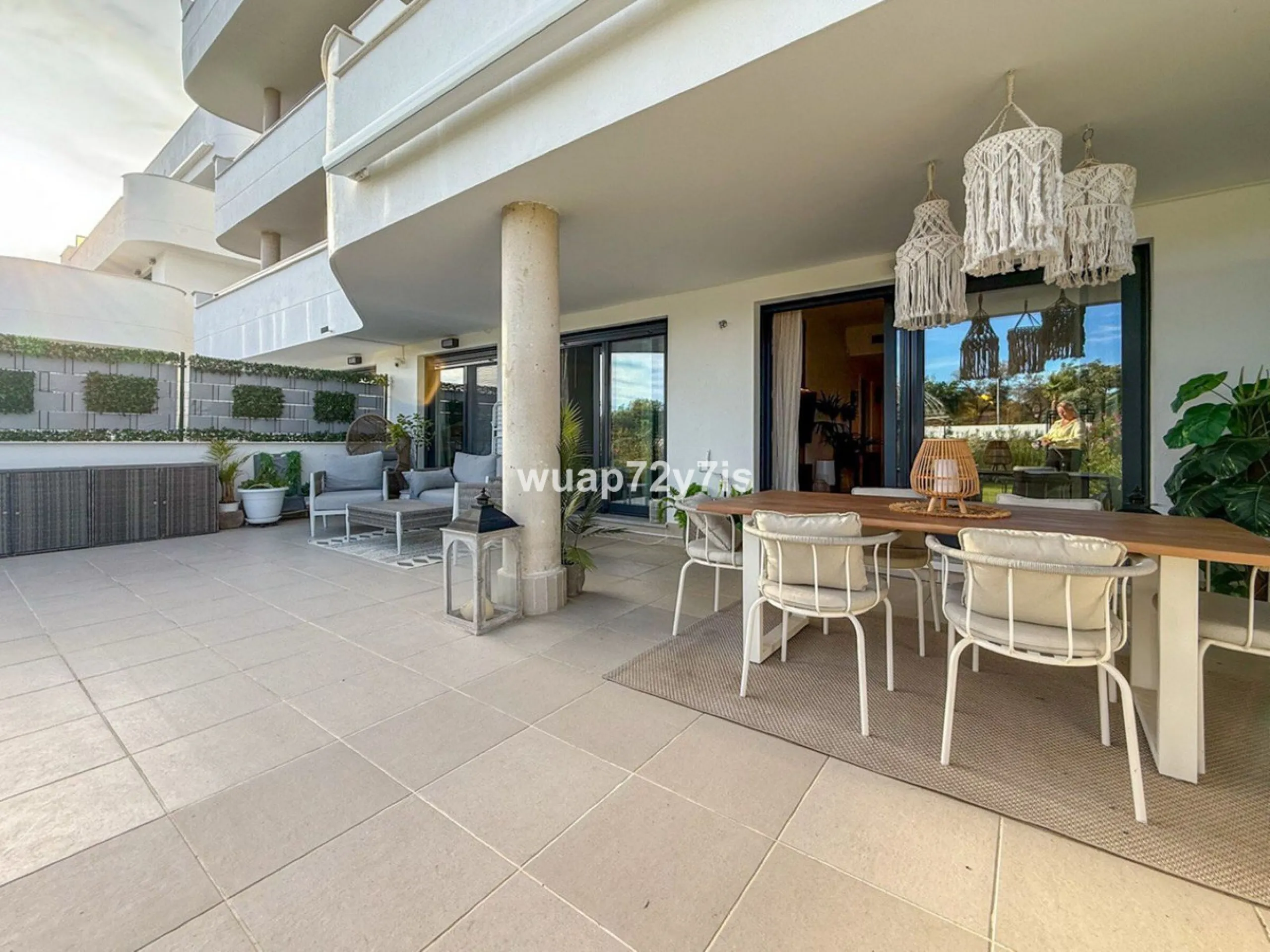 Apartment - Ground Floor Apartment в продаже в Estepona, Málaga. В доме 2 спален и 2 ванных комнат. Площадь дома 67 м². Площадь участка 81 м²