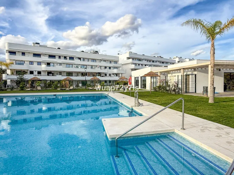 Apartment - Ground Floor Apartment в продаже в Estepona, Málaga. В доме 2 спален и 2 ванных комнат. Площадь дома 67 м². Площадь участка 81 м²