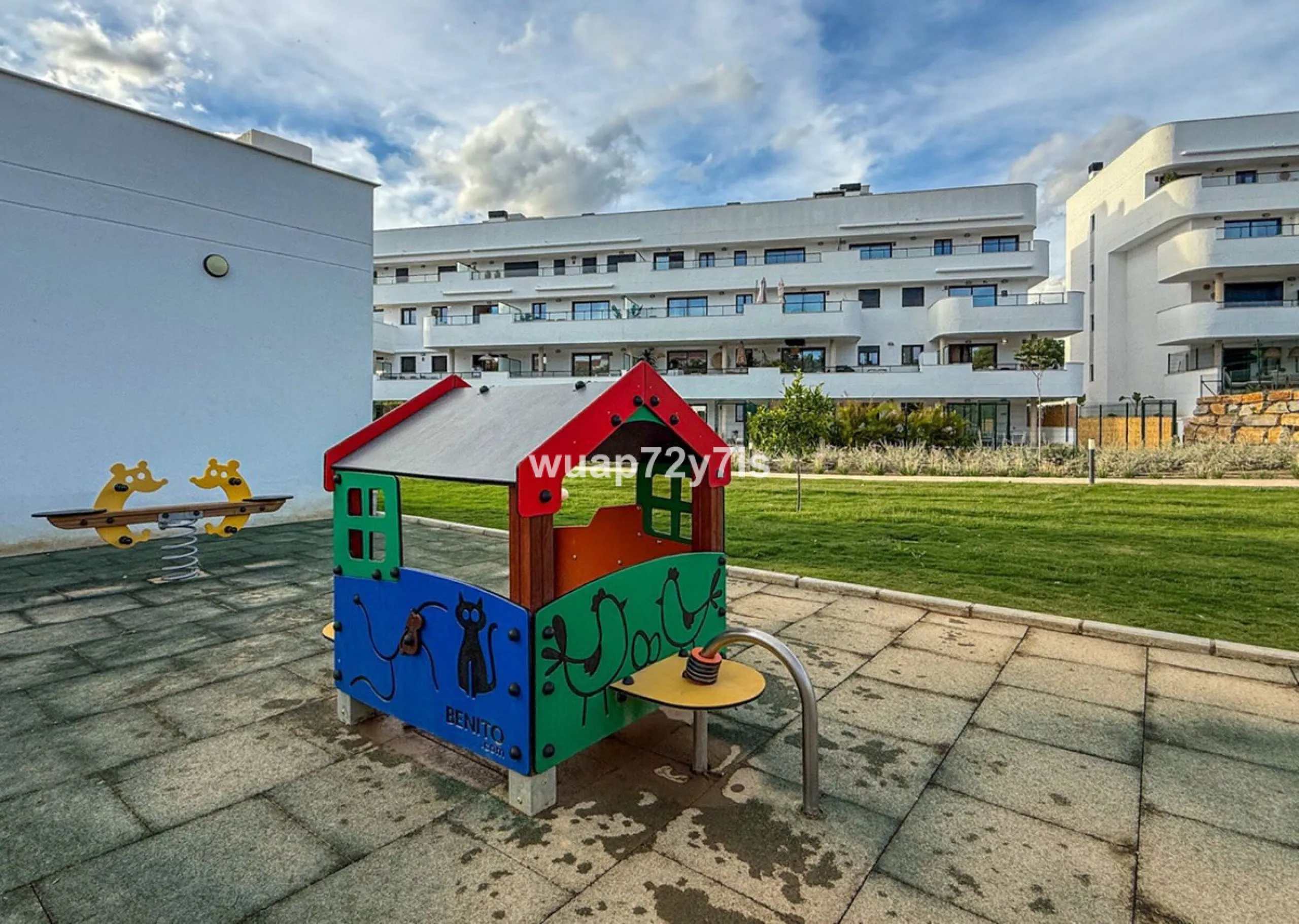Apartment - Ground Floor Apartment в продаже в Estepona, Málaga. В доме 2 спален и 2 ванных комнат. Площадь дома 67 м². Площадь участка 81 м²