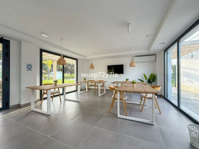 Apartment - Ground Floor Apartment в продаже в Estepona, Málaga. В доме 2 спален и 2 ванных комнат. Площадь дома 67 м². Площадь участка 81 м²