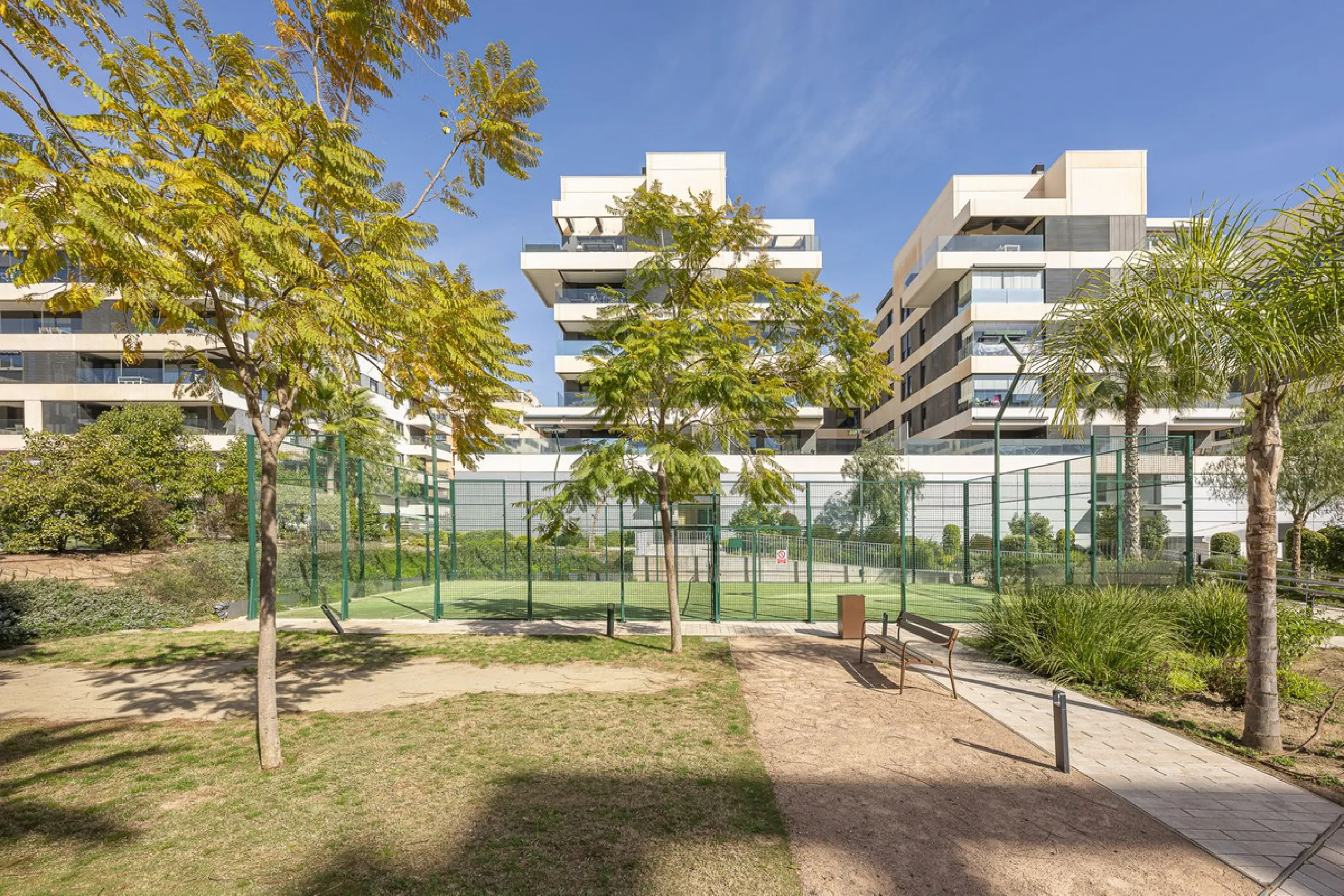 Apartment - Middle Floor Apartment в продаже в Málaga, Málaga. В доме 3 спален и 2 ванных комнат. Площадь дома 143 м²