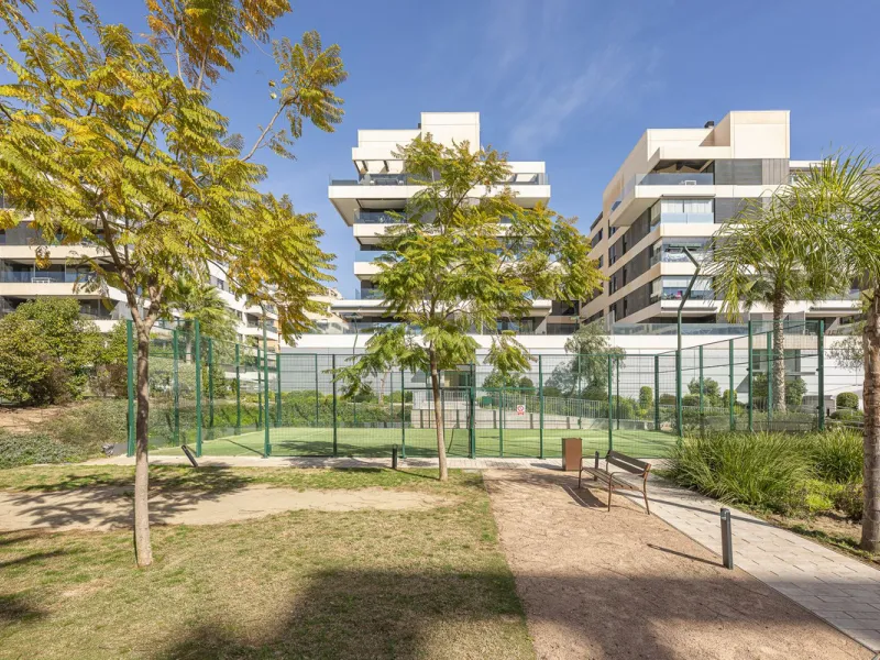 Apartment - Middle Floor Apartment в продаже в Málaga, Málaga. В доме 3 спален и 2 ванных комнат. Площадь дома 143 м²