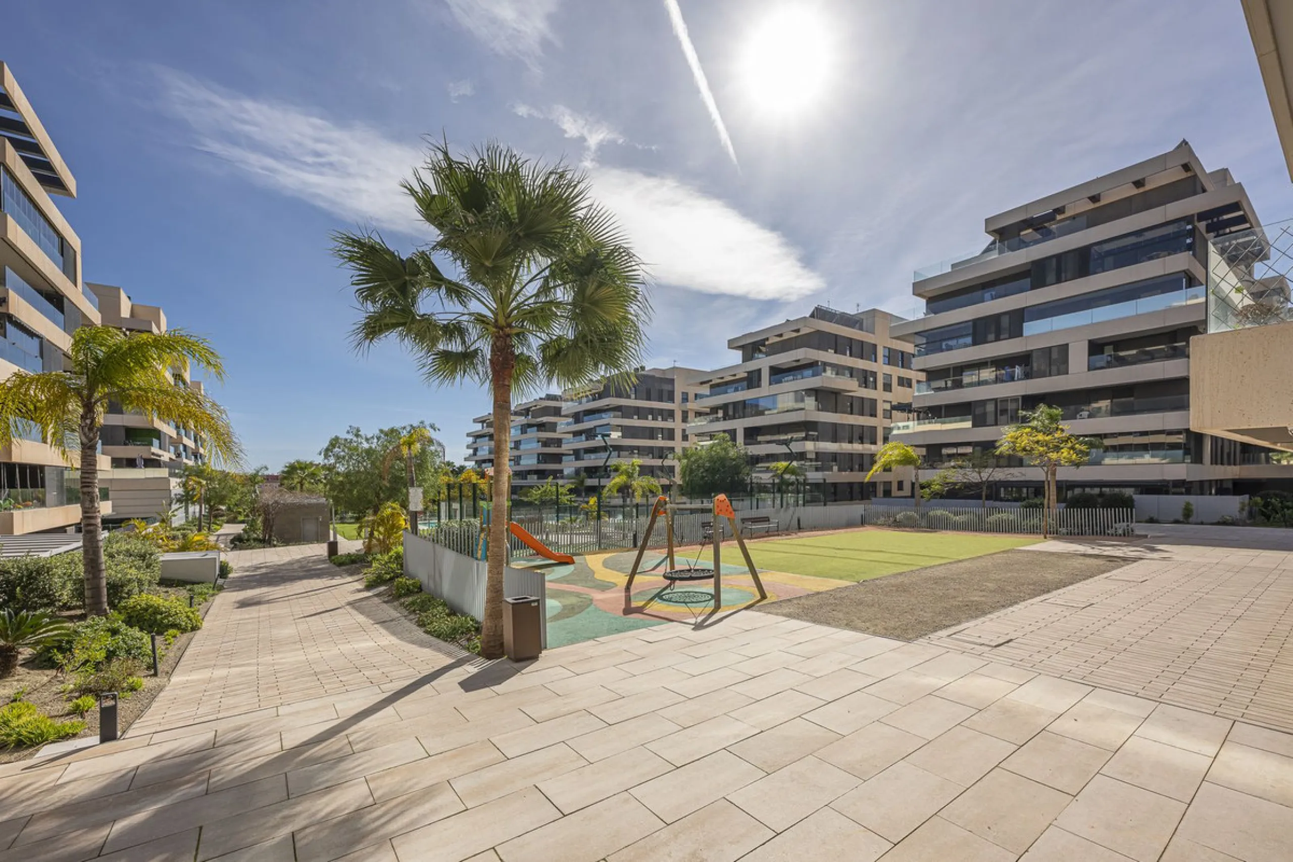 Apartment - Middle Floor Apartment в продаже в Málaga, Málaga. В доме 3 спален и 2 ванных комнат. Площадь дома 143 м²