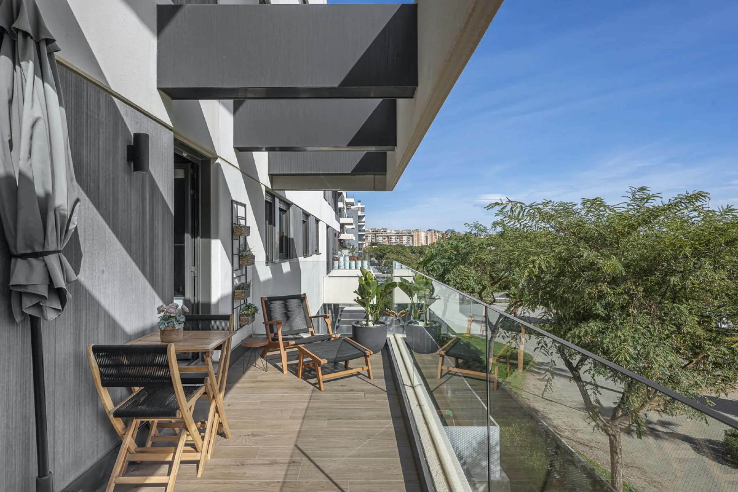 Apartment - Middle Floor Apartment в продаже в Málaga, Málaga. В доме 3 спален и 2 ванных комнат. Площадь дома 143 м²