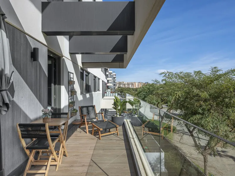 Apartment - Middle Floor Apartment в продаже в Málaga, Málaga. В доме 3 спален и 2 ванных комнат. Площадь дома 143 м²