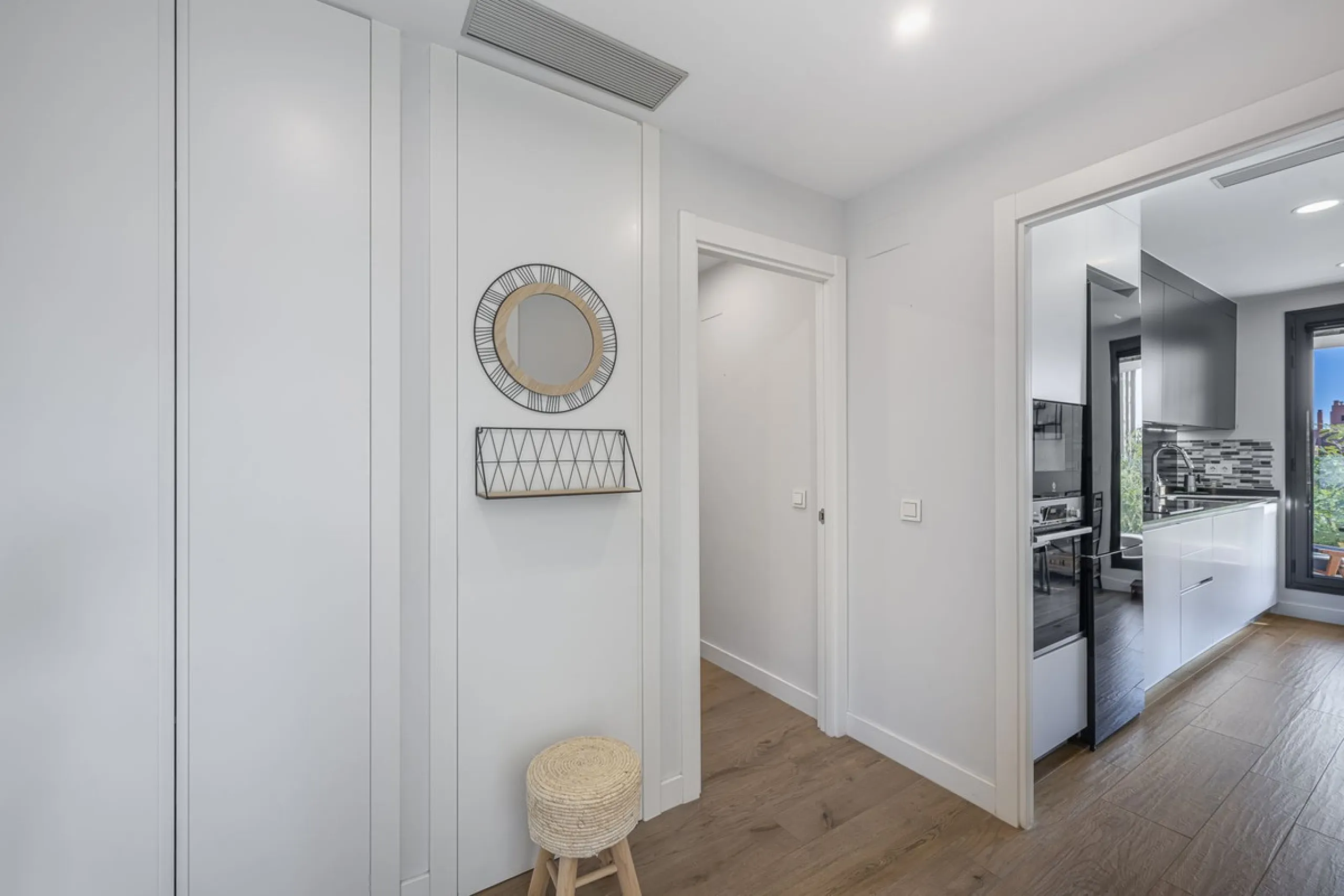 Apartment - Middle Floor Apartment в продаже в Málaga, Málaga. В доме 3 спален и 2 ванных комнат. Площадь дома 143 м²