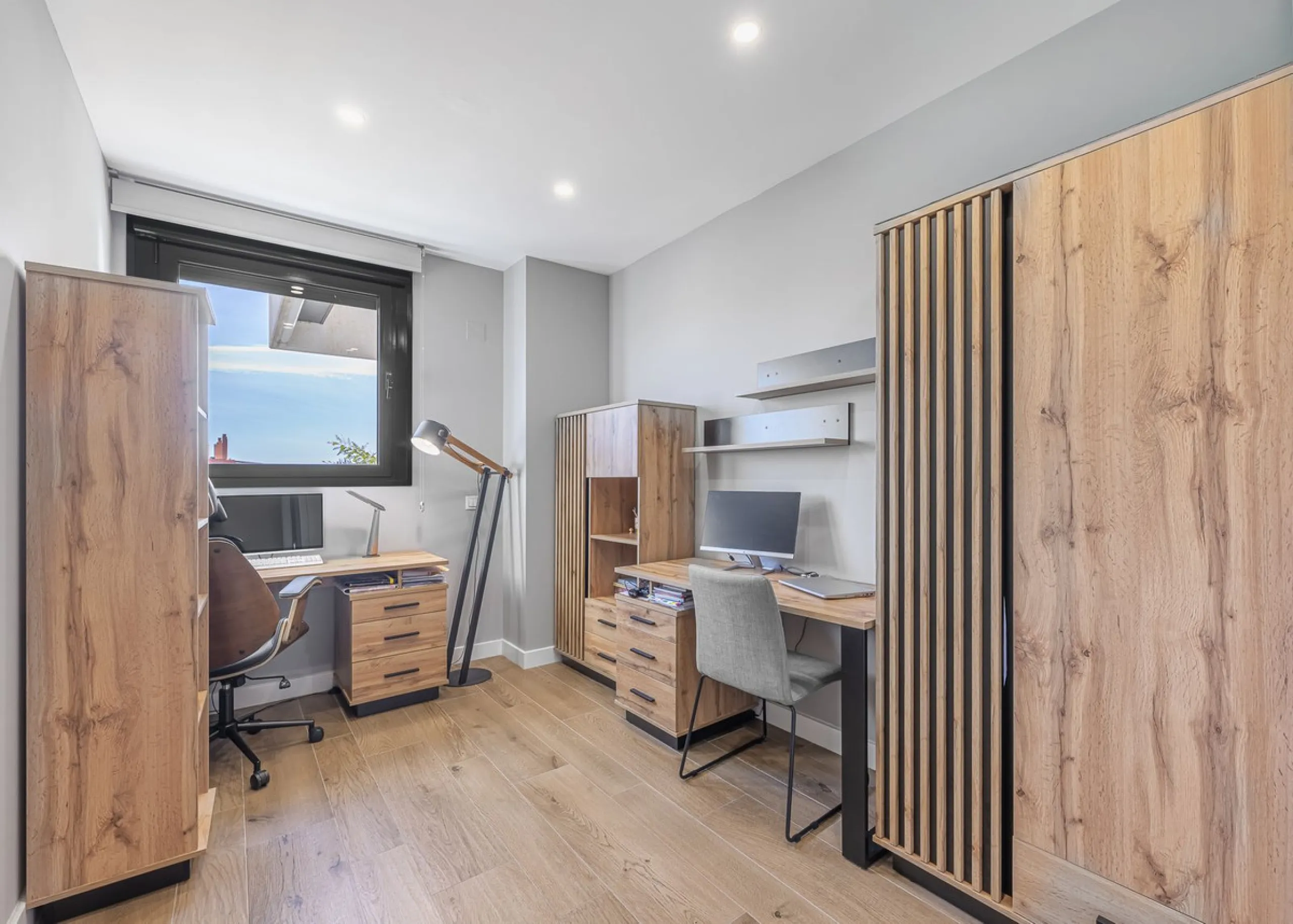 Apartment - Middle Floor Apartment в продаже в Málaga, Málaga. В доме 3 спален и 2 ванных комнат. Площадь дома 143 м²