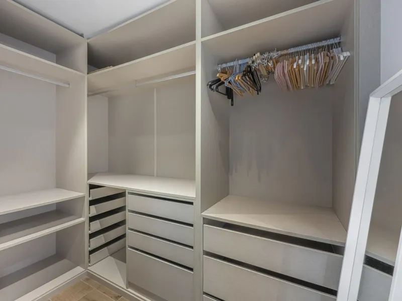 Apartment - Middle Floor Apartment в продаже в Málaga, Málaga. В доме 3 спален и 2 ванных комнат. Площадь дома 143 м²