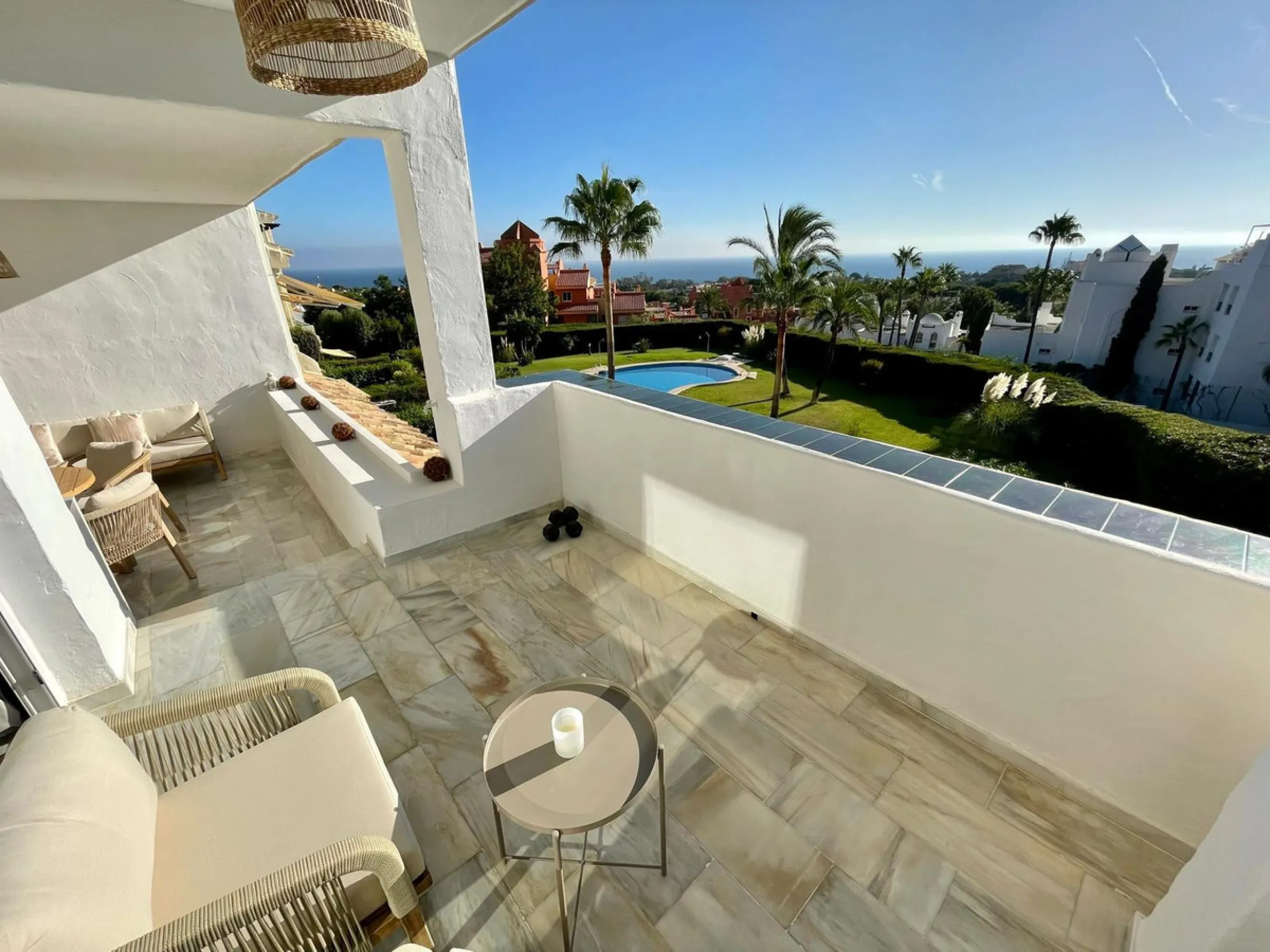 Bright Apartment with Sea Views in la Reserva de Marbella
