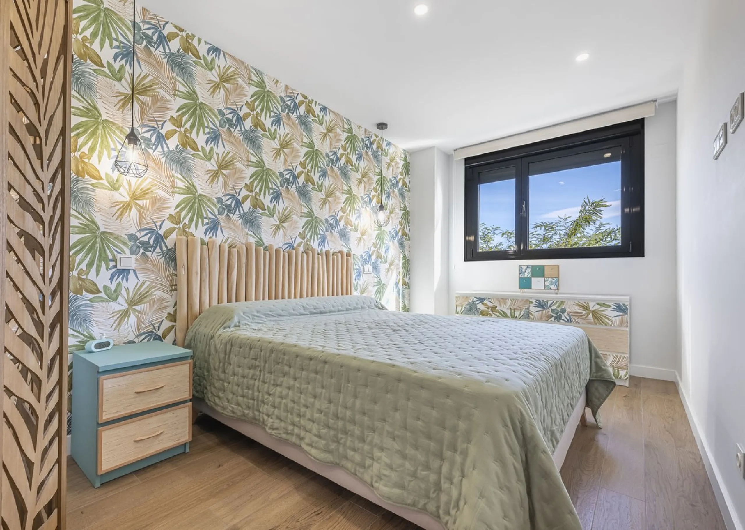 Apartment - Middle Floor Apartment в продаже в Málaga, Málaga. В доме 3 спален и 2 ванных комнат. Площадь дома 143 м²