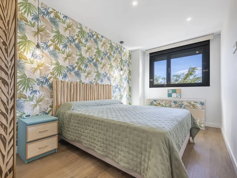 Apartment - Middle Floor Apartment в продаже в Málaga, Málaga. В доме 3 спален и 2 ванных комнат. Площадь дома 143 м²