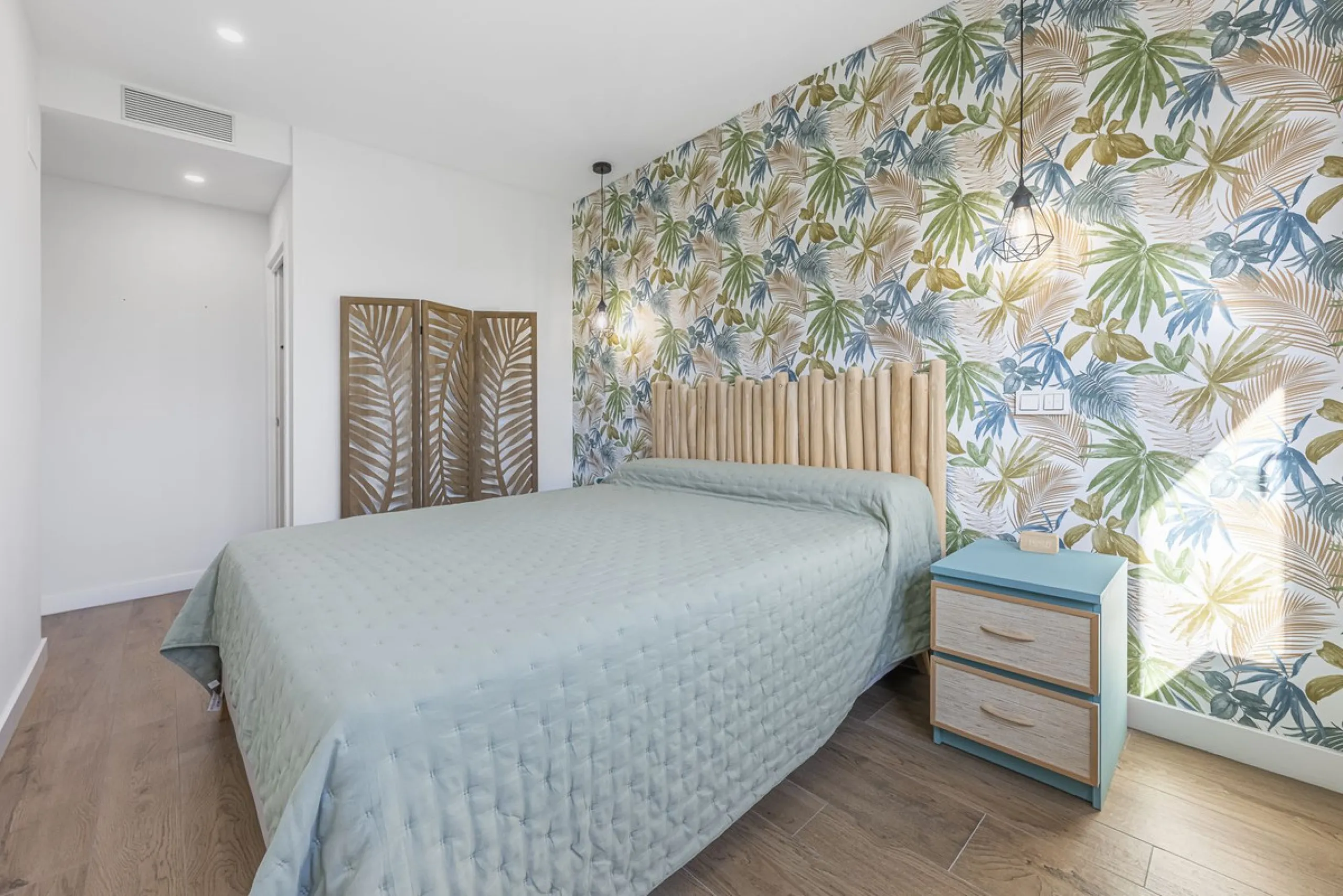 Apartment - Middle Floor Apartment в продаже в Málaga, Málaga. В доме 3 спален и 2 ванных комнат. Площадь дома 143 м²