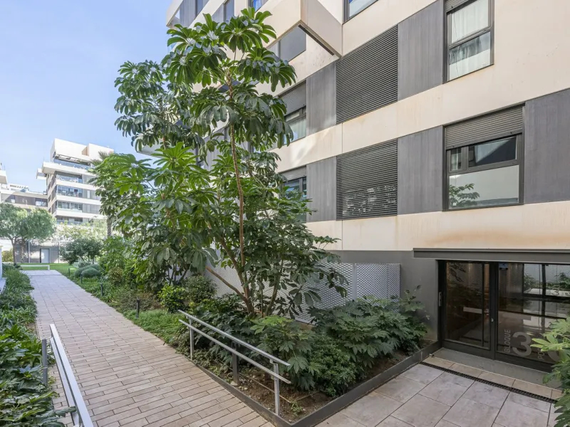 Apartment - Middle Floor Apartment в продаже в Málaga, Málaga. В доме 3 спален и 2 ванных комнат. Площадь дома 143 м²